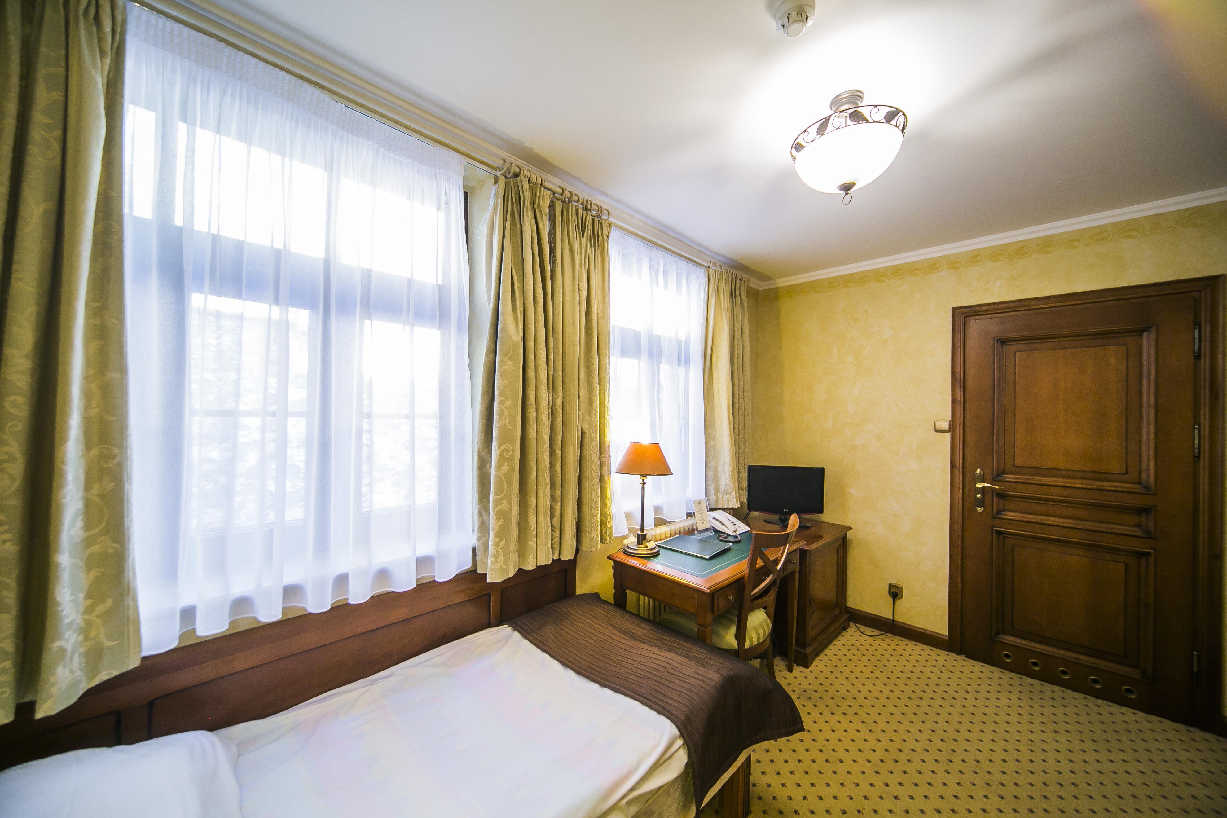 Hotel Opera سوبوت المظهر الخارجي الصورة