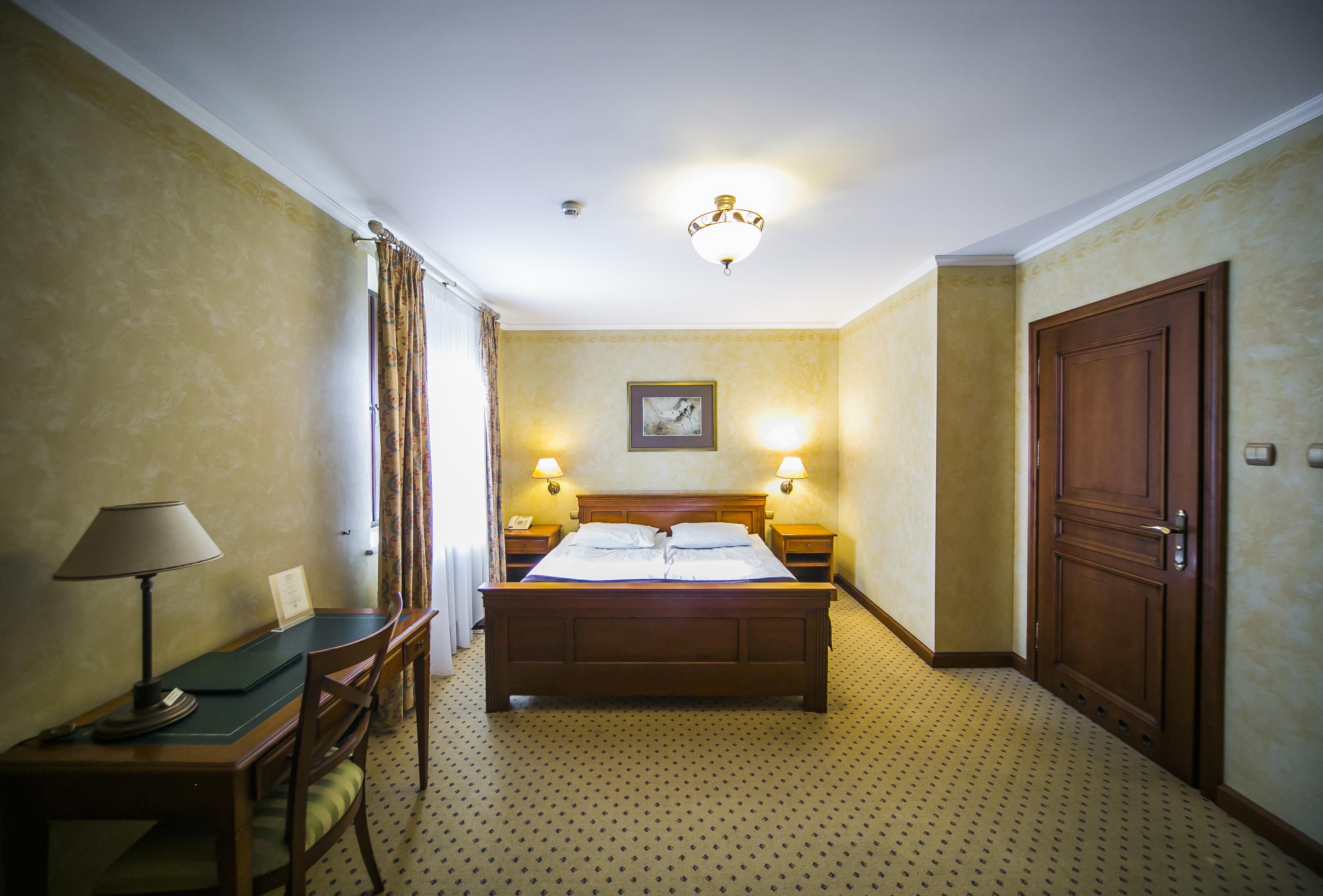 Hotel Opera سوبوت المظهر الخارجي الصورة