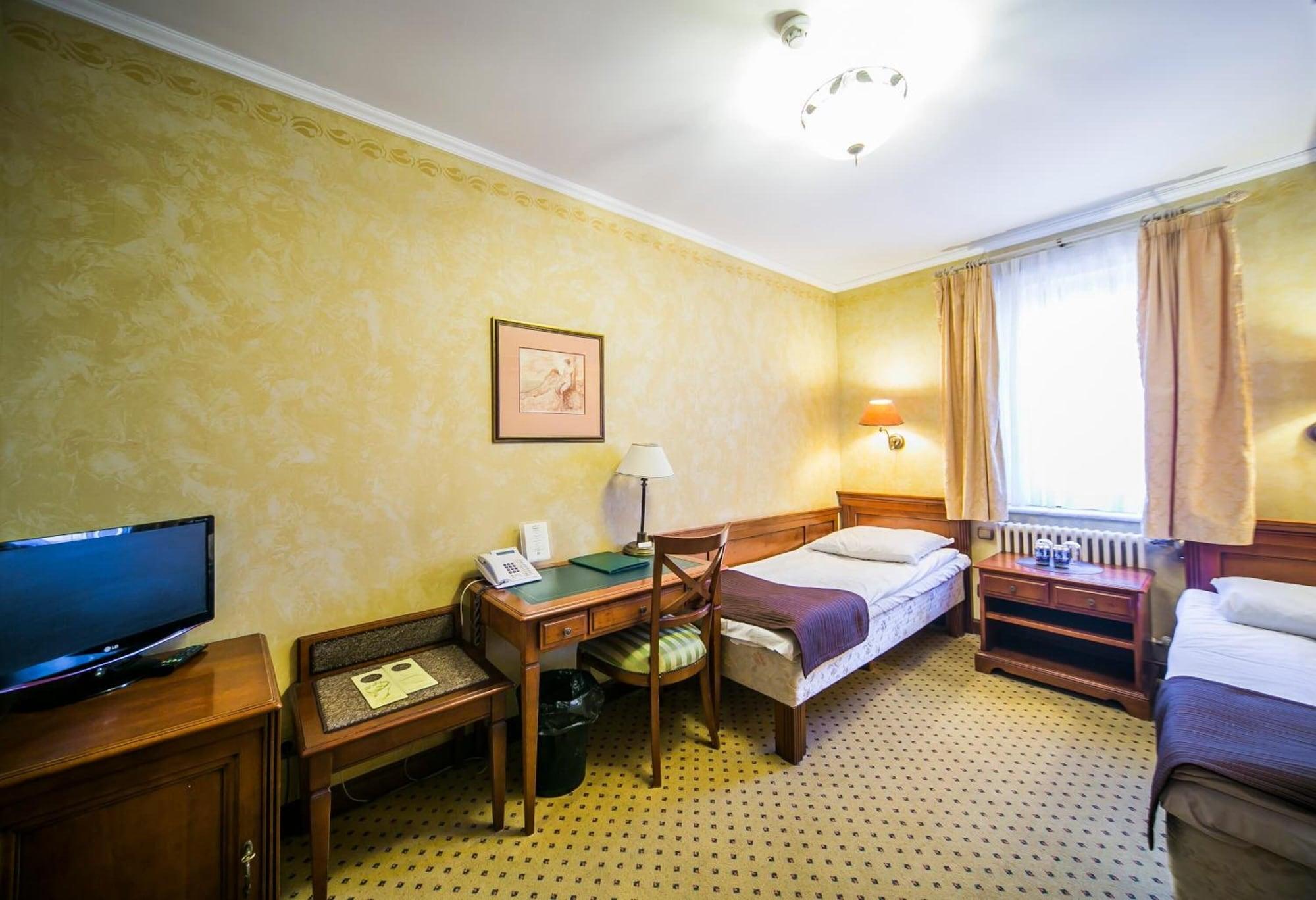 Hotel Opera سوبوت المظهر الخارجي الصورة