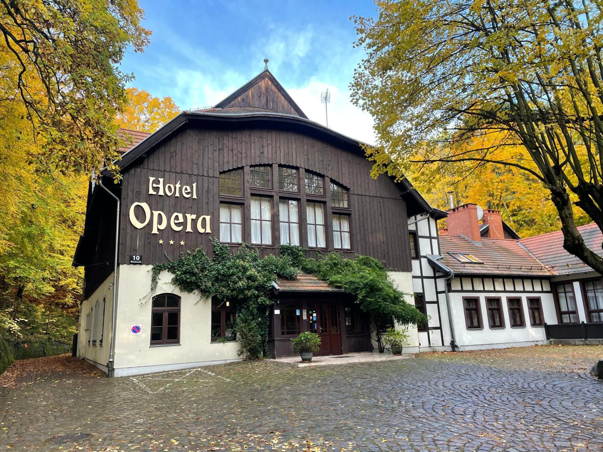 Hotel Opera سوبوت المظهر الخارجي الصورة