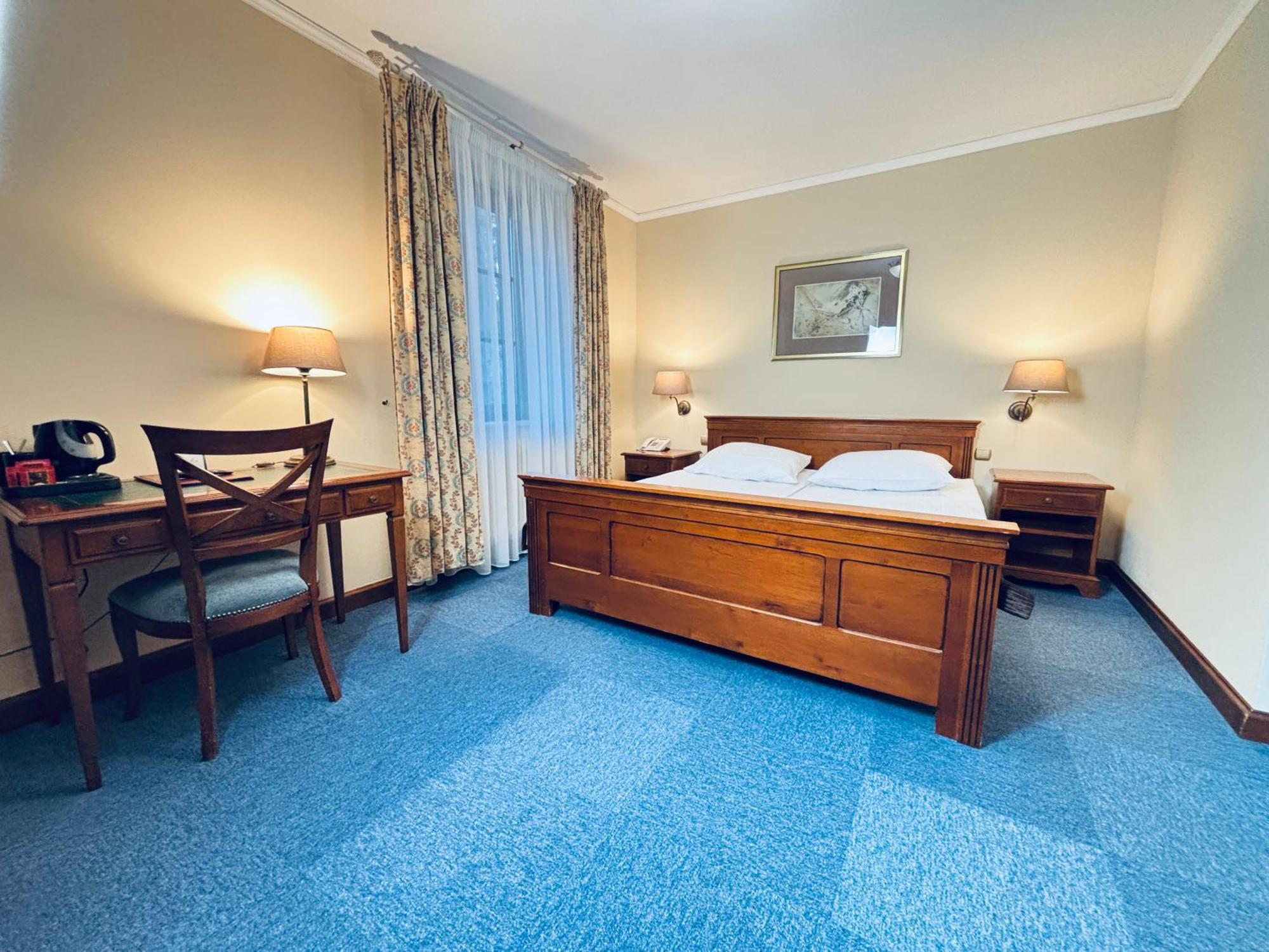 Hotel Opera سوبوت المظهر الخارجي الصورة